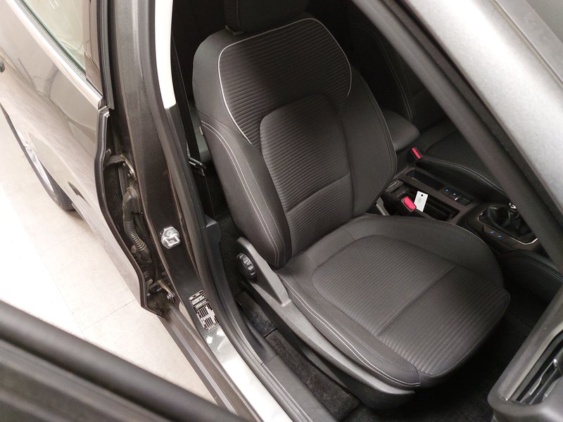 Ford Focus Turnier 1.0 EcoBoost Titanium • Full LED • navigacija — 10