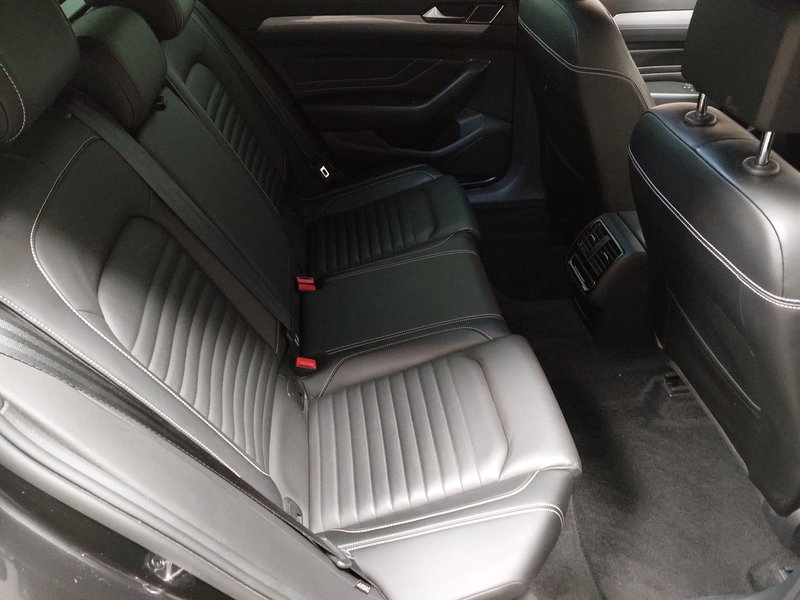 Volkswagen Passat Variant GTE 1.4 TSI automatik • 360° kamera • ACC — 12