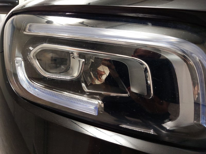 Mercedes-Benz GLB 200 d 4MATIC automatik AMG Line • panorama • ACC — 17
