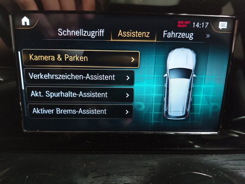 Mercedes-Benz GLB 200 d 4MATIC automatik AMG Line • panorama • ACC — 22