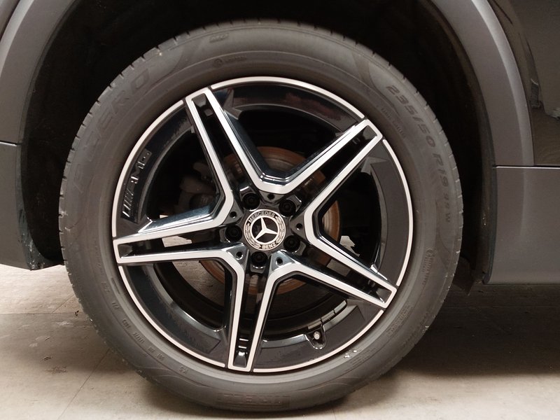 Mercedes-Benz GLB 200 d 4MATIC automatik AMG Line • panorama • ACC — 8