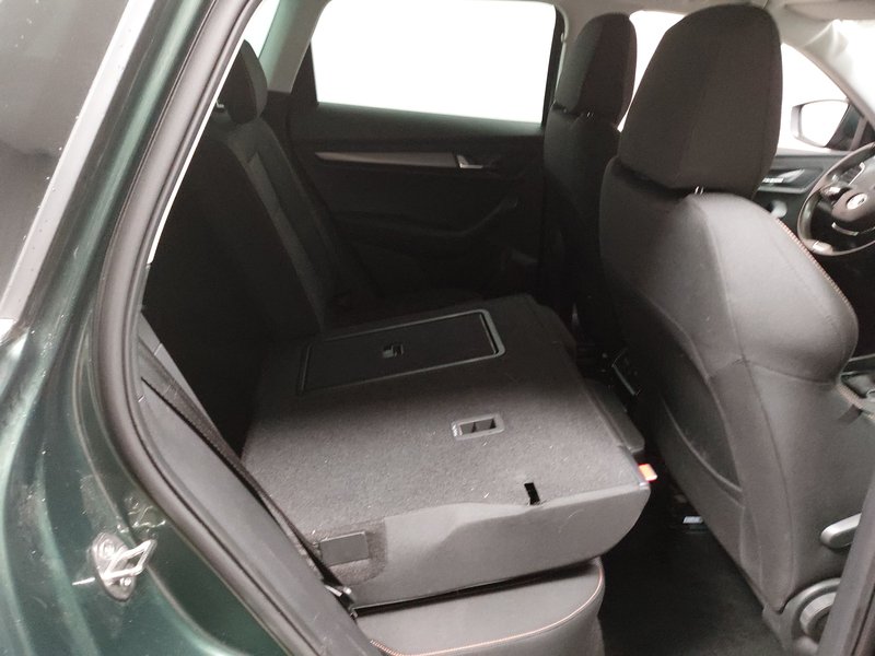 Škoda Karoq 2.0 TDI 4x4 Clever • panorama • ACC — 11
