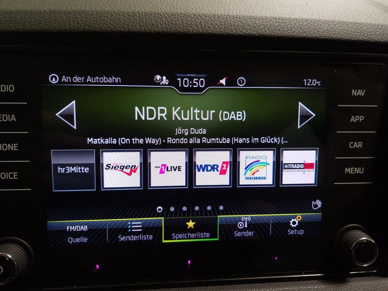 Škoda Karoq 2.0 TDI 4x4 Clever • panorama • ACC — 22