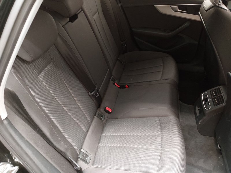 Audi A4 Avant 35 TDI automatik • LED — 12