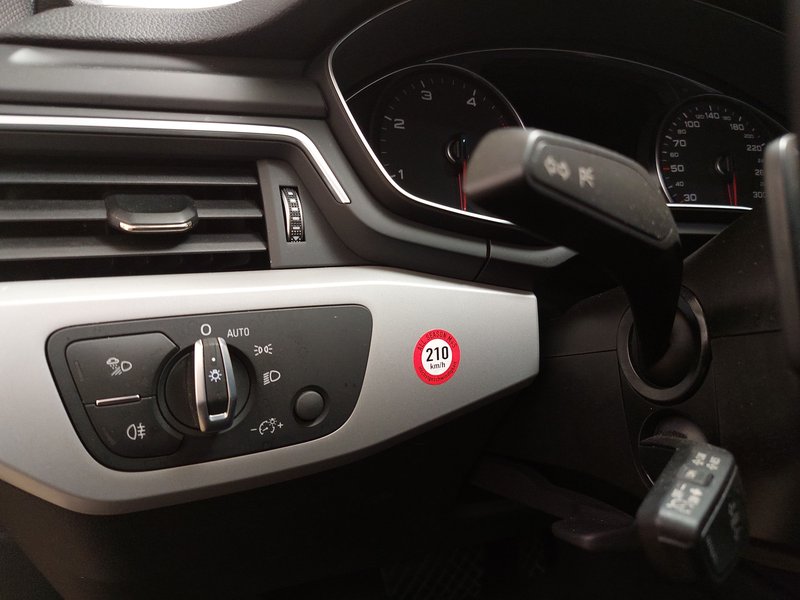 Audi A4 Avant 35 TDI automatik • LED — 7