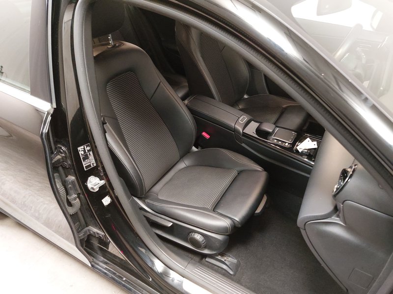 Mercedes-Benz A 200 d Progressive automatik • ACC • LED — 10