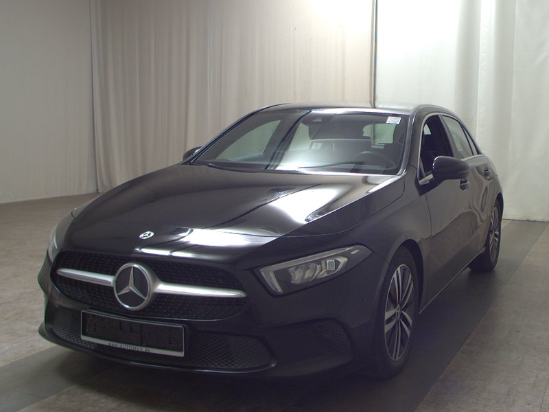 Mercedes-Benz A 200 d Progressive automatik • ACC • LED — 2