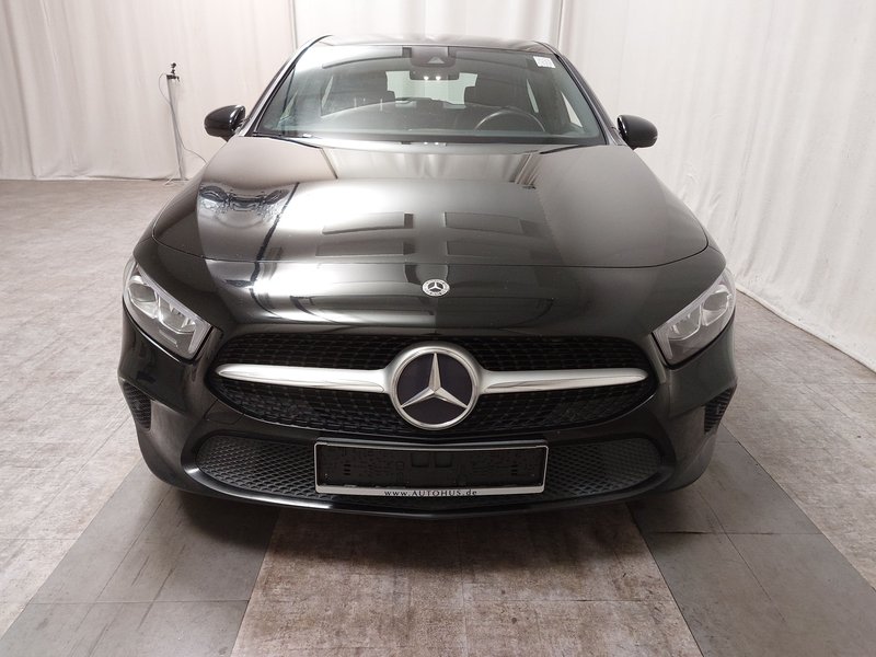 Mercedes-Benz A 200 d Progressive automatik • ACC • LED — 9
