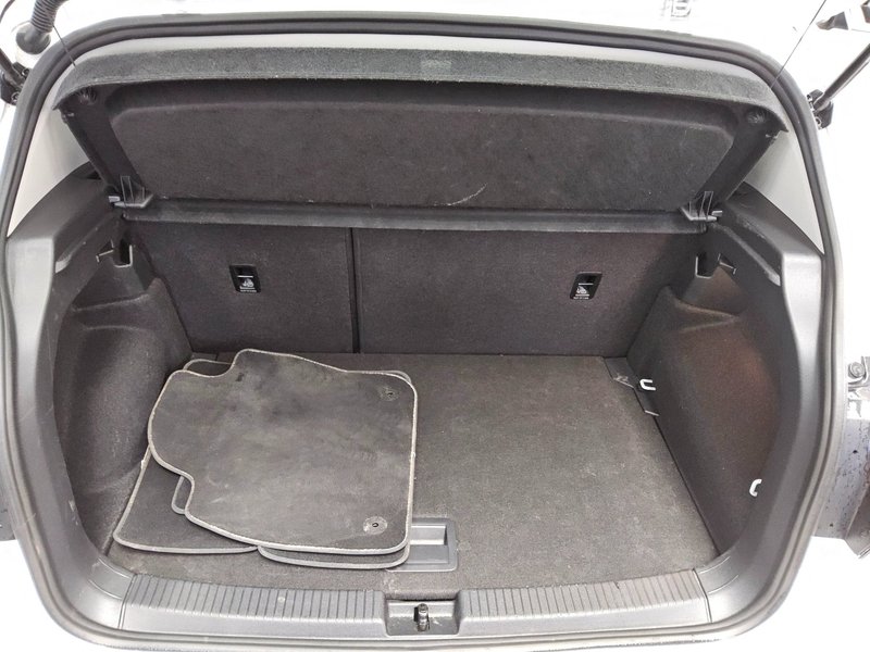 Volkswagen T-Cross 1.0 TSI Life • ACC • Full LED — 12