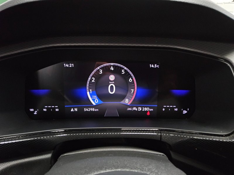 Volkswagen T-Cross 1.0 TSI Life • ACC • Full LED — 8