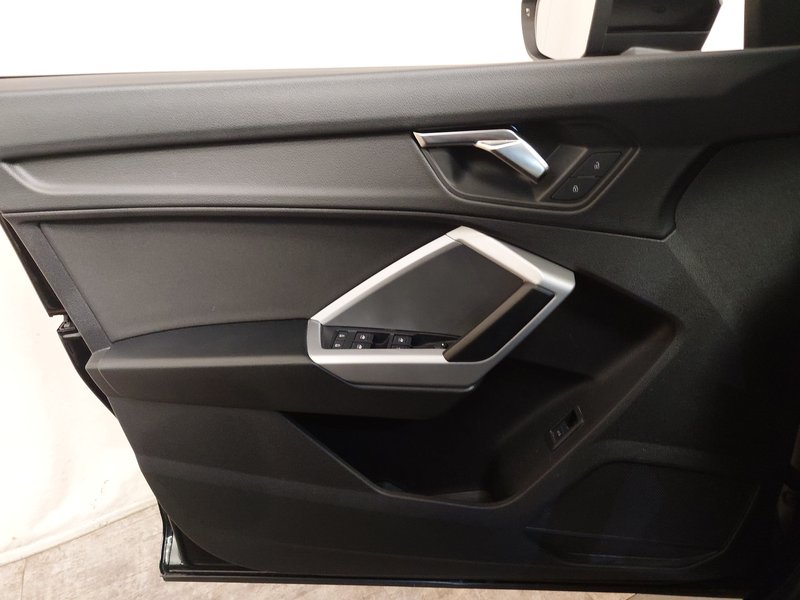 Audi Q3 35 TDI quattro S line automatik • el. vrata prtljažnika • LED — 5