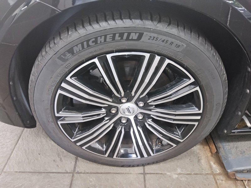Volvo V60 T6 AWD Inscription automatik • ACC • Full LED — 11