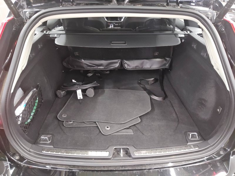 Volvo V60 T6 AWD Inscription automatik • ACC • Full LED — 12