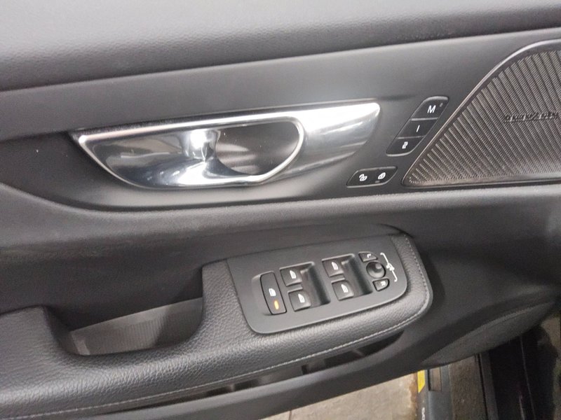 Volvo V60 T6 AWD Inscription automatik • ACC • Full LED — 9