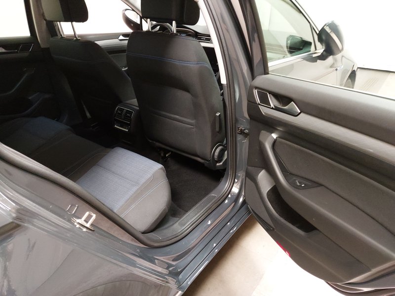 Volkswagen Passat Variant GTE 1.4 TSI • ACC • masaža — 11