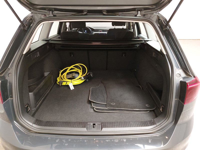 Volkswagen Passat Variant GTE 1.4 TSI • ACC • masaža — 17