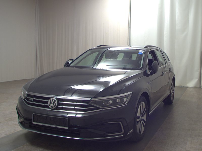 Volkswagen Passat Variant GTE 1.4 TSI • ACC • masaža — 2