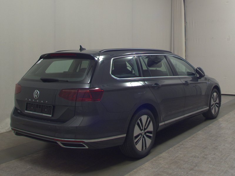 Volkswagen Passat Variant GTE 1.4 TSI • ACC • masaža — 4
