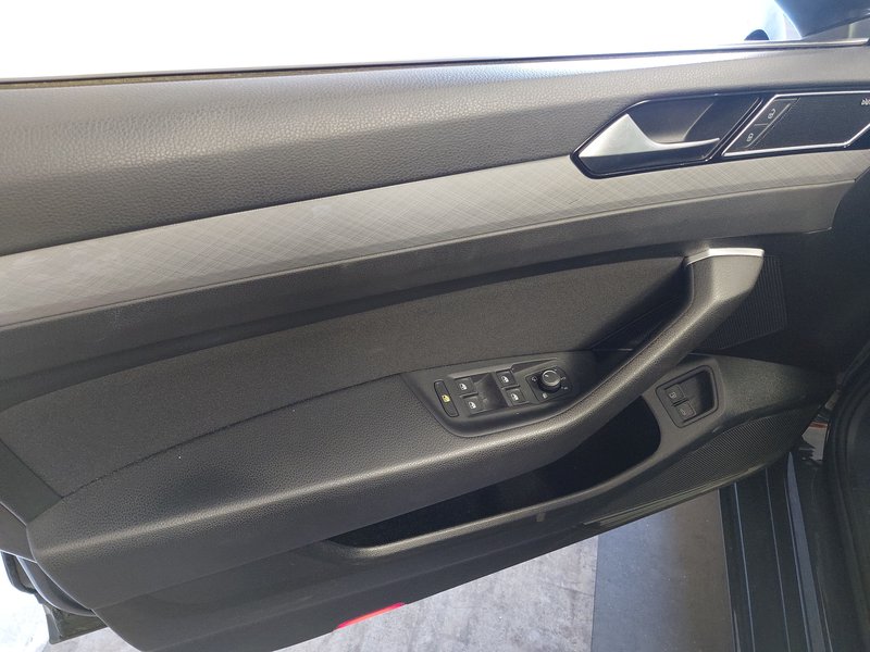Volkswagen Passat Variant GTE 1.4 TSI • ACC • masaža — 5