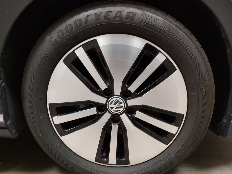 Volkswagen Passat Variant GTE 1.4 TSI • ACC • masaža — 8