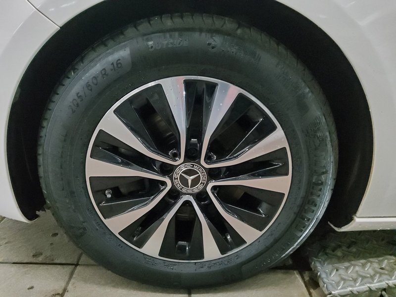 Mercedes-Benz A 180 d automatik • LED • digitalni instrumenti — 11