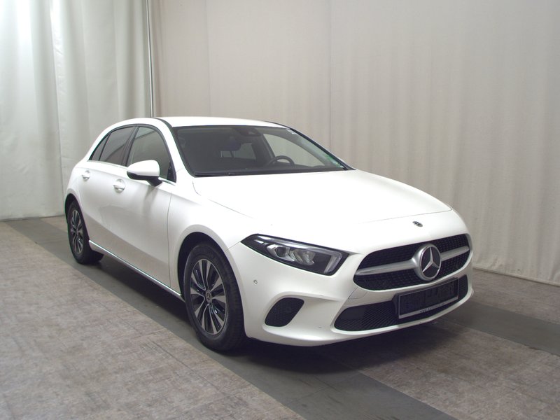 Mercedes-Benz A 180 d automatik • LED • digitalni instrumenti — 3