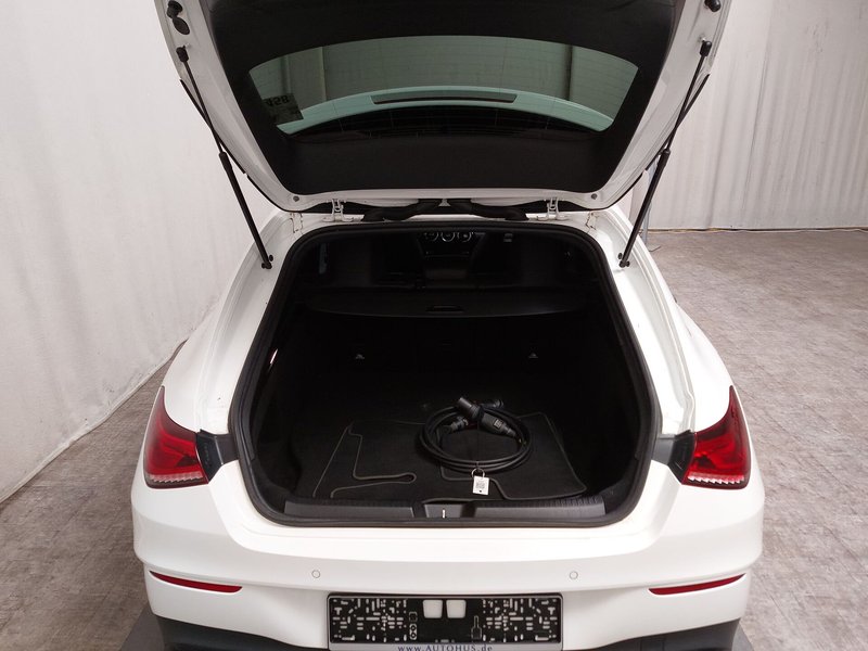 Mercedes-Benz CLA 250 e Shooting Brake automatik AMG Line • ACC • LED — 19