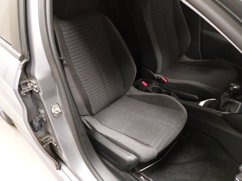Peugeot 208 PureTech 75 Active Pack • LED — 10