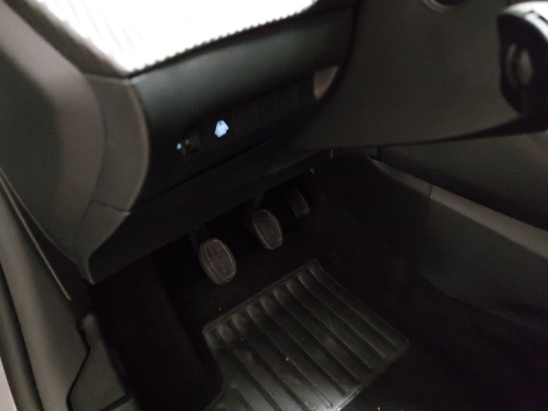 Peugeot 208 PureTech 75 Active Pack • LED — 7