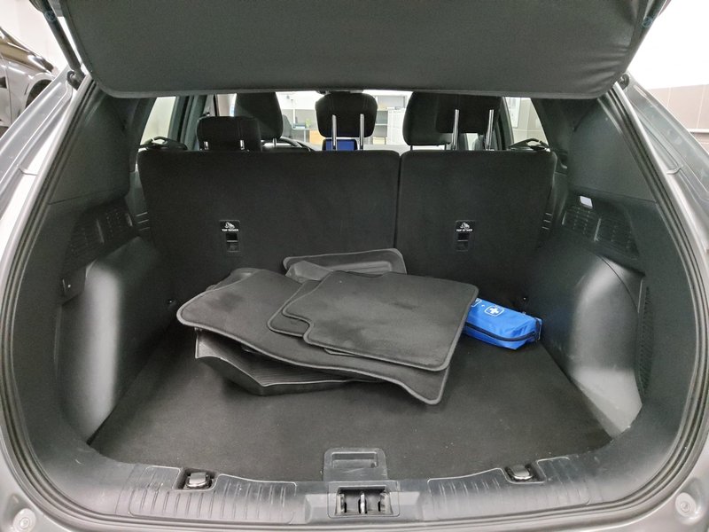 Ford Kuga 2.0 EcoBlue Titanium automatik • ACC • LED — 12