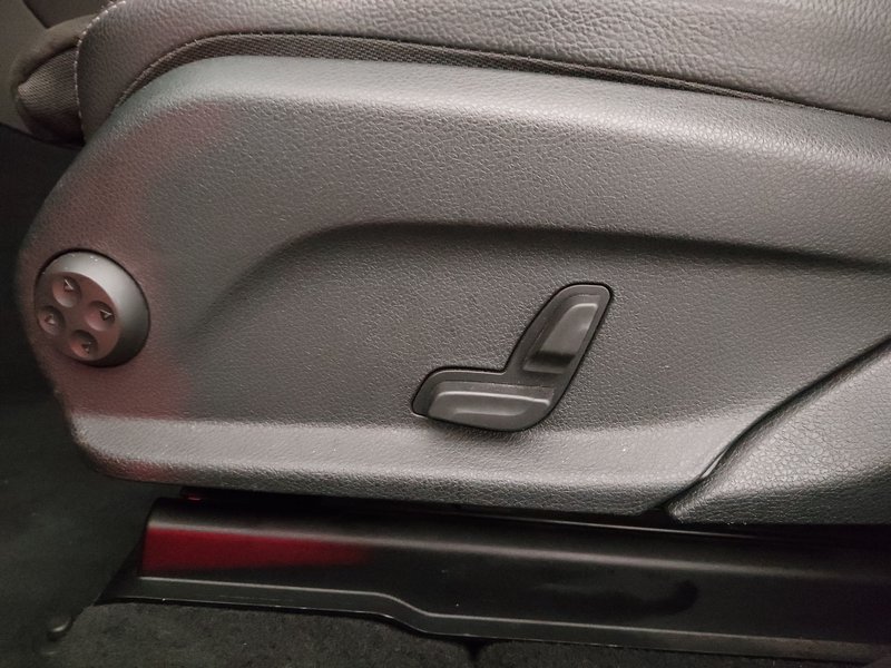 Mercedes-Benz GLC 300 de 4MATIC automatik AMG Line • ACC • digitalni instrumenti — 15