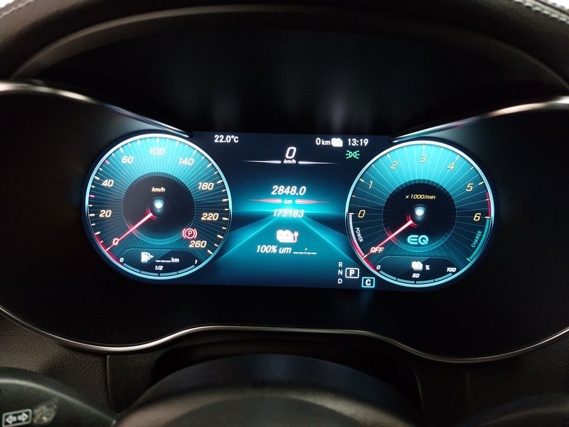 Mercedes-Benz GLC 300 de 4MATIC automatik AMG Line • ACC • digitalni instrumenti — 22