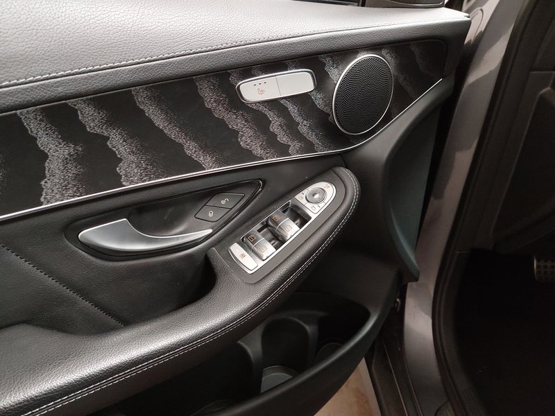 Mercedes-Benz GLC 300 de 4MATIC automatik AMG Line • ACC • digitalni instrumenti — 5