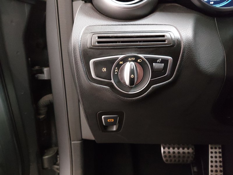 Mercedes-Benz GLC 300 de 4MATIC automatik AMG Line • ACC • digitalni instrumenti — 7