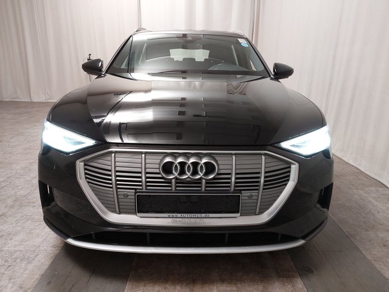 Audi e-tron 55 quattro S line • panorama • 360° kamera — 9
