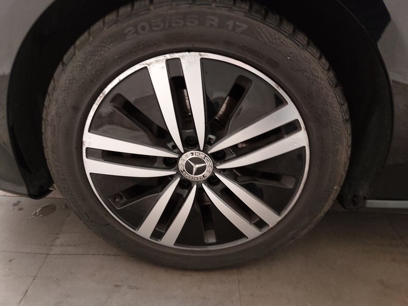 Mercedes-Benz CLA 200 d Shooting Brake automatik Progressive • ACC — 8