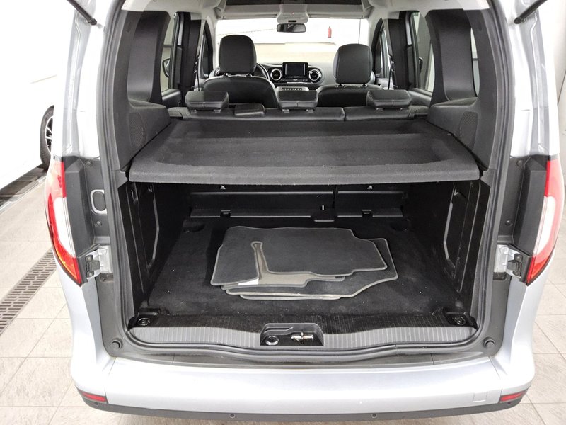 Mercedes-Benz T 180 d Progressive • bežično punjenje • Full LED — 11