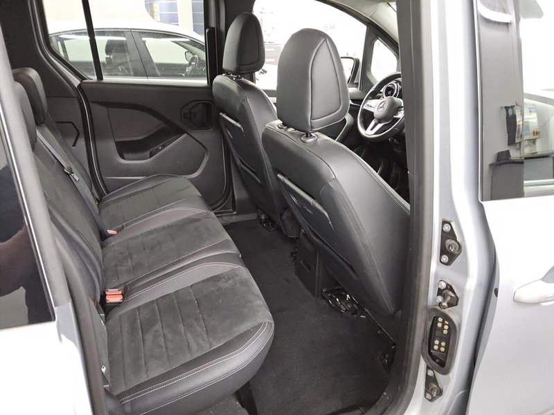Mercedes-Benz T 180 d Progressive • bežično punjenje • Full LED — 13