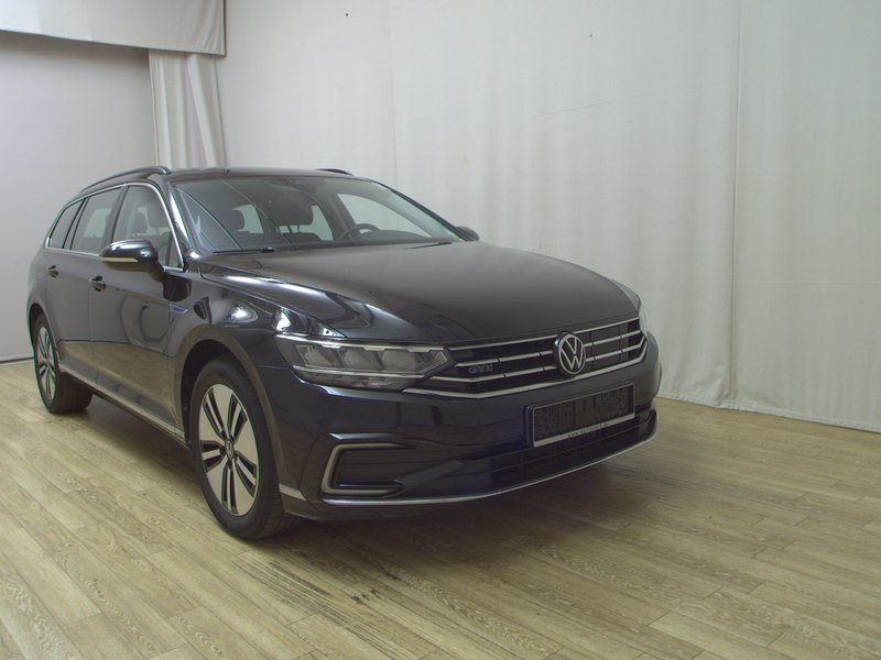 Volkswagen Passat Variant GTE 1.4 TSI automatik • ACC • LED — 3