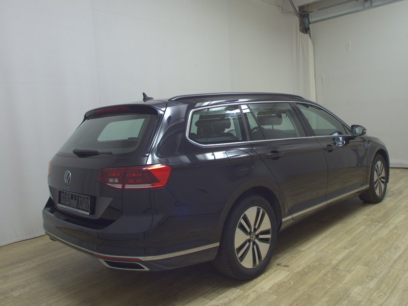 Volkswagen Passat Variant GTE 1.4 TSI automatik • ACC • LED — 4