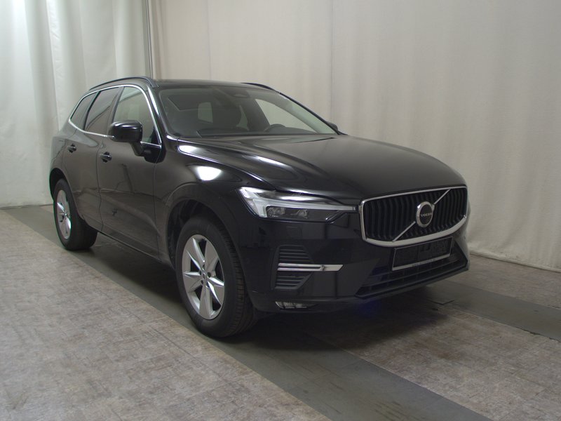 Volvo XC60 B4 D Momentum Pro automatik • panorama • LED — 3