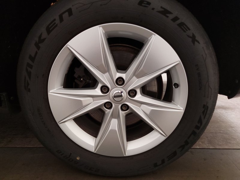 Volvo XC60 B4 D Momentum Pro automatik • panorama • LED — 8