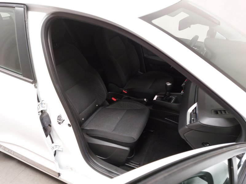 Renault Clio TCe • Full LED — 10