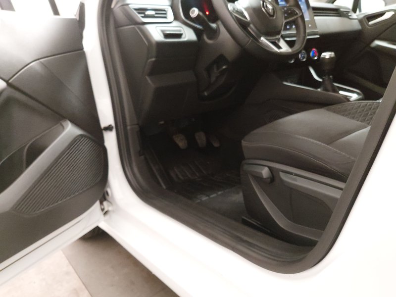 Renault Clio TCe • Full LED — 7