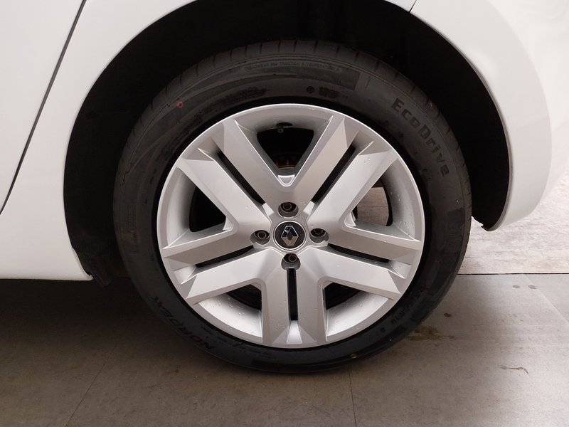Renault Clio TCe • Full LED — 8