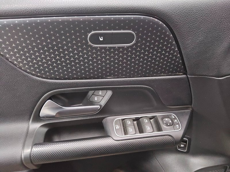 Mercedes-Benz B 200 d automatik • AHK • Full LED — 10