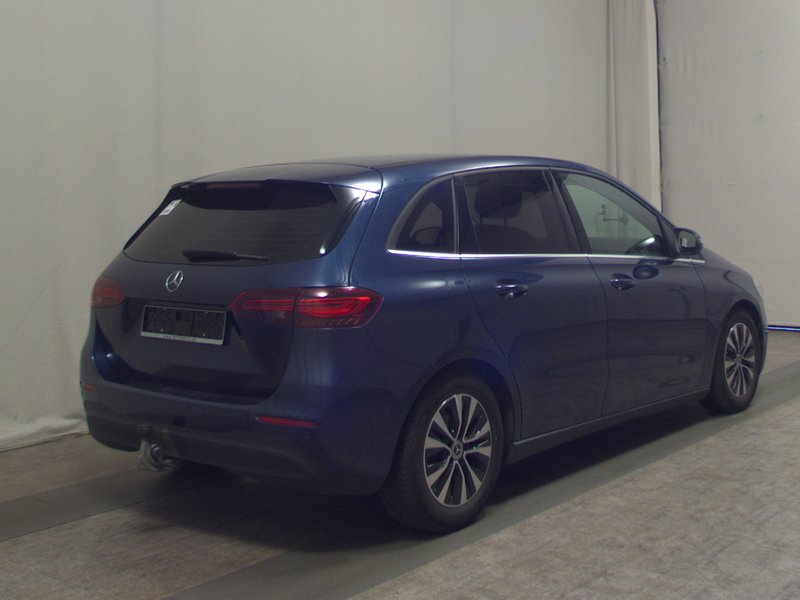 Mercedes-Benz B 200 d automatik • AHK • Full LED — 4