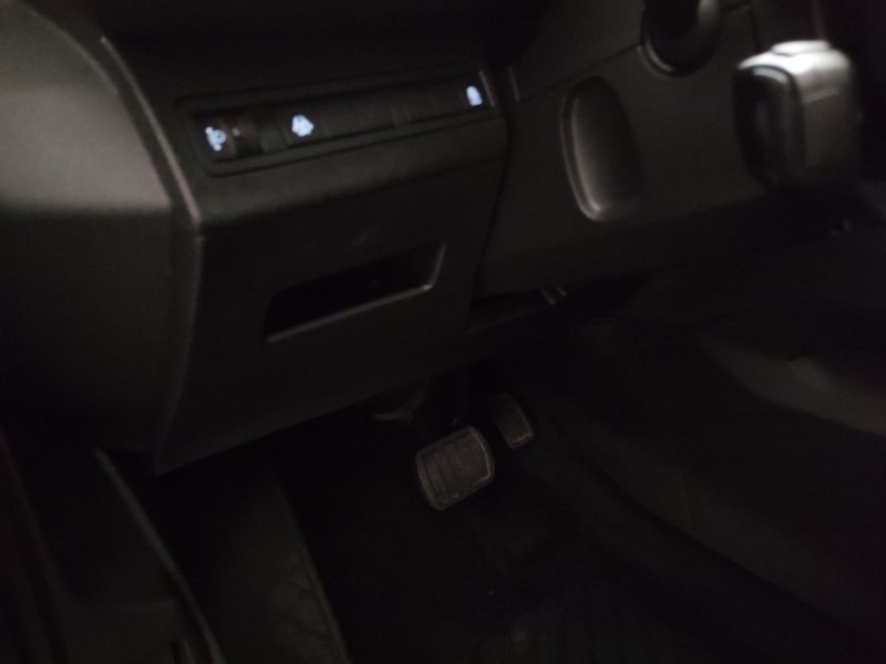 Peugeot 5008 1.5 BlueHDi automatik 130 Allure • Full LED • digitalni instrumenti — 7