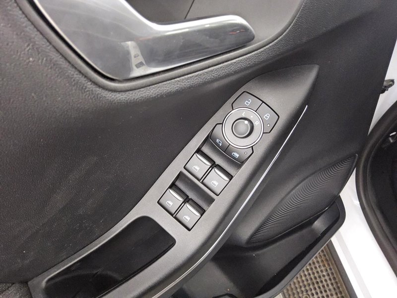 Ford Puma 1.5 EcoBlue Titanium • bežično punjenje • ACC — 9