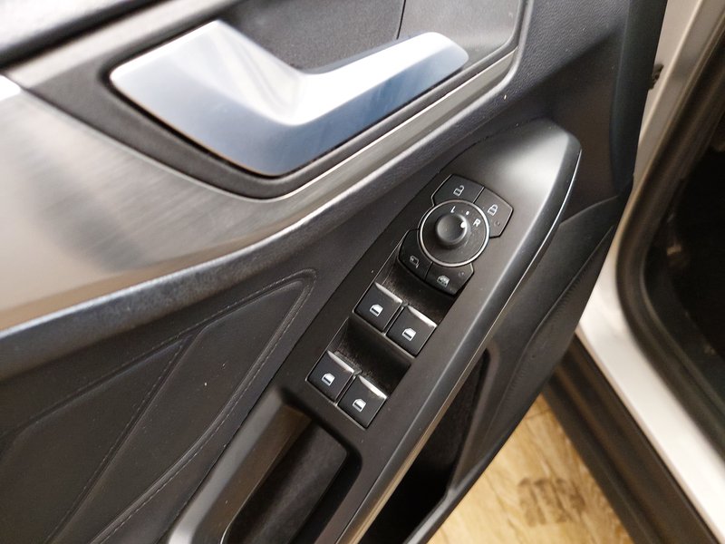 Ford Focus 1.5 EcoBlue Titanium X automatik • LED • digitalni instrumenti — 5